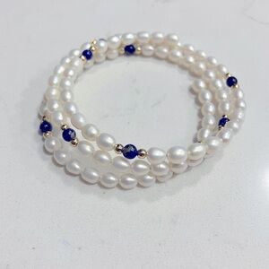 Elegant Pearl, Blue & Gold Memory Wire Bracelet